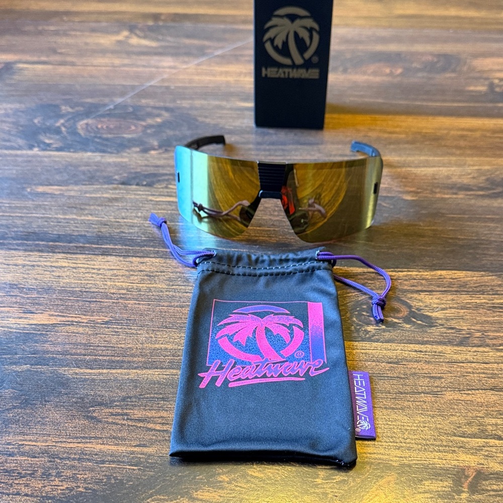 Heatwave Vector Sunglasses Gold Lens polarized black frames